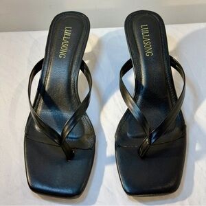 Lullasong Black Leather Square-Toe Thong Sandals